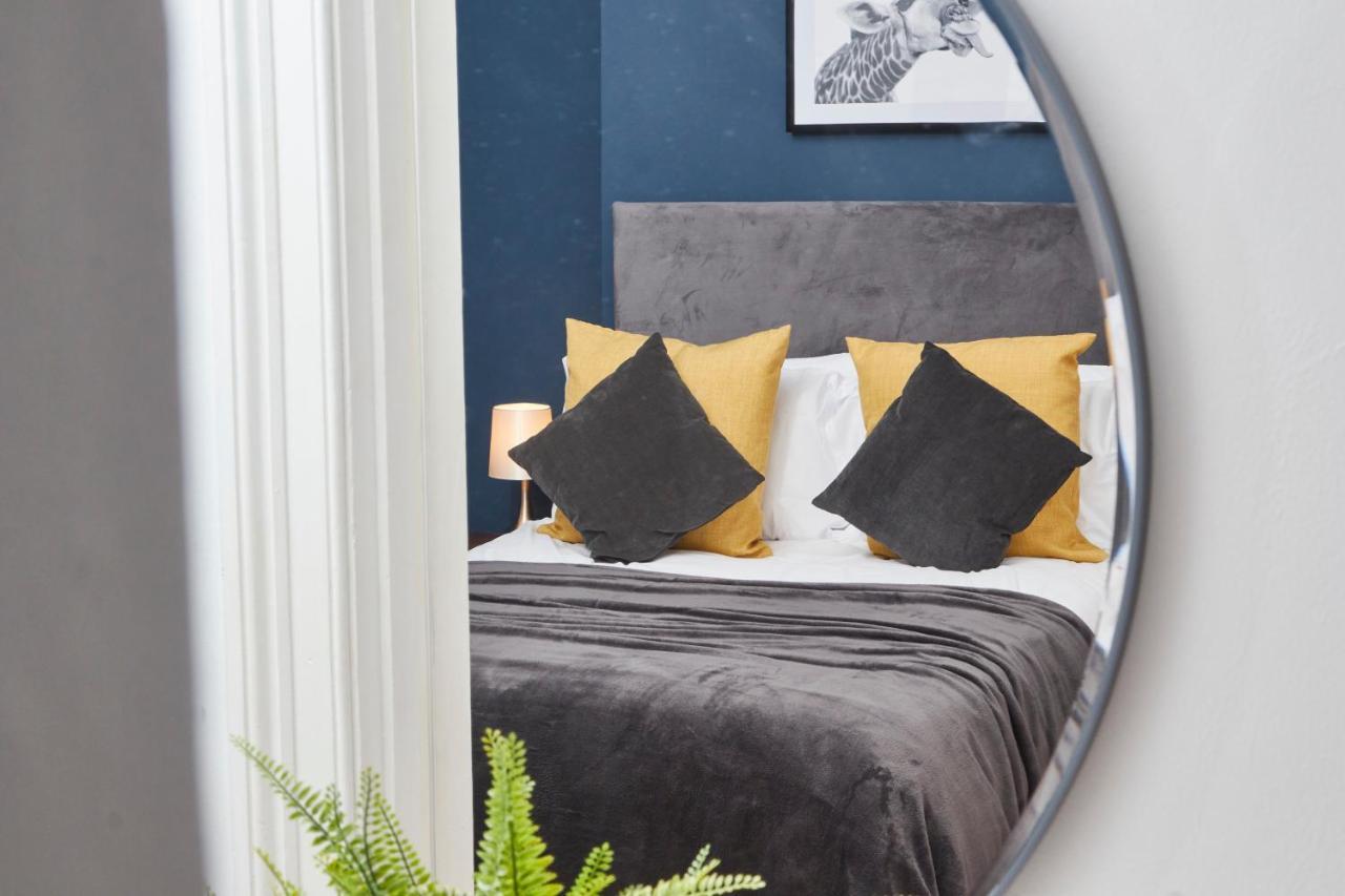 5 Bed House In Leamington Spa Perfect For Contractors With 7 Beds By Purestay - 14 Night Min! Kültér fotó