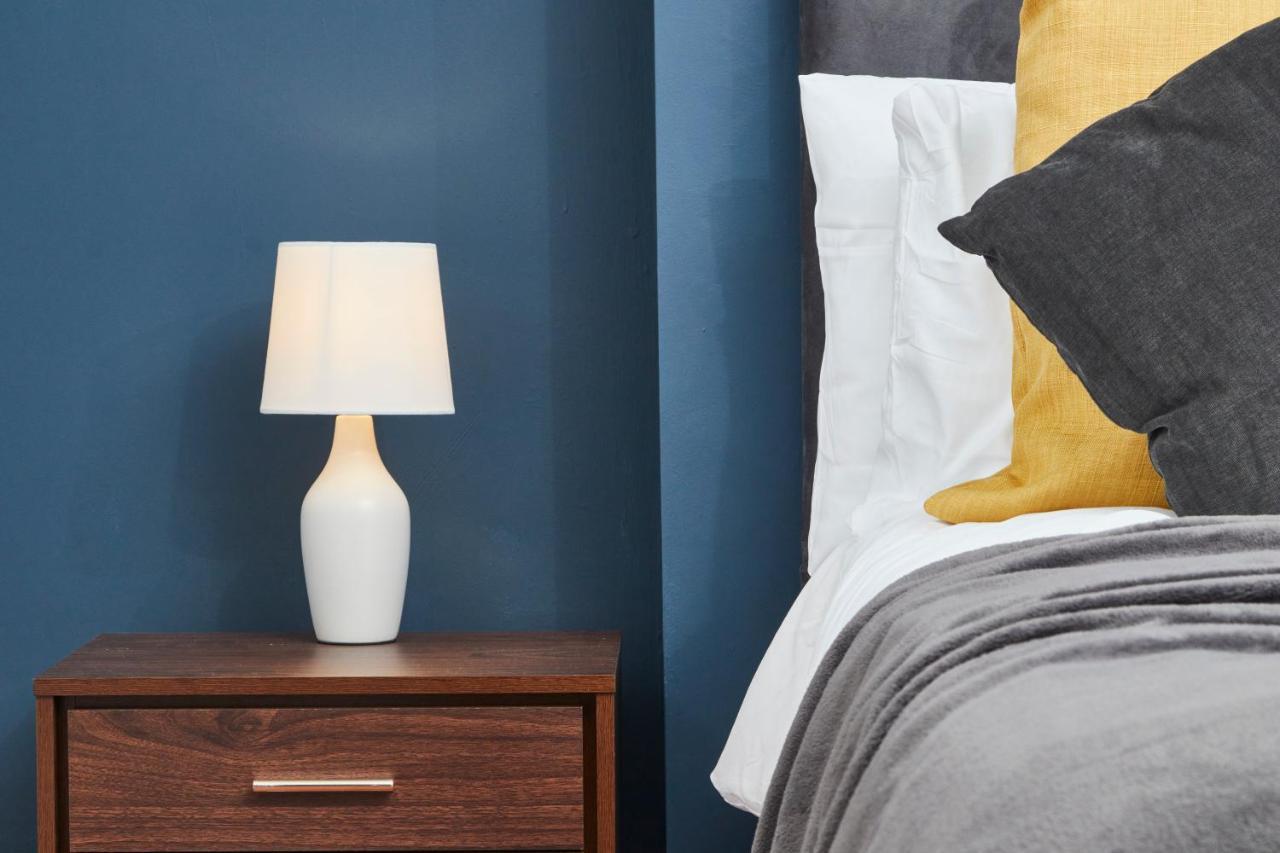 5 Bed House In Leamington Spa Perfect For Contractors With 7 Beds By Purestay - 14 Night Min! Kültér fotó