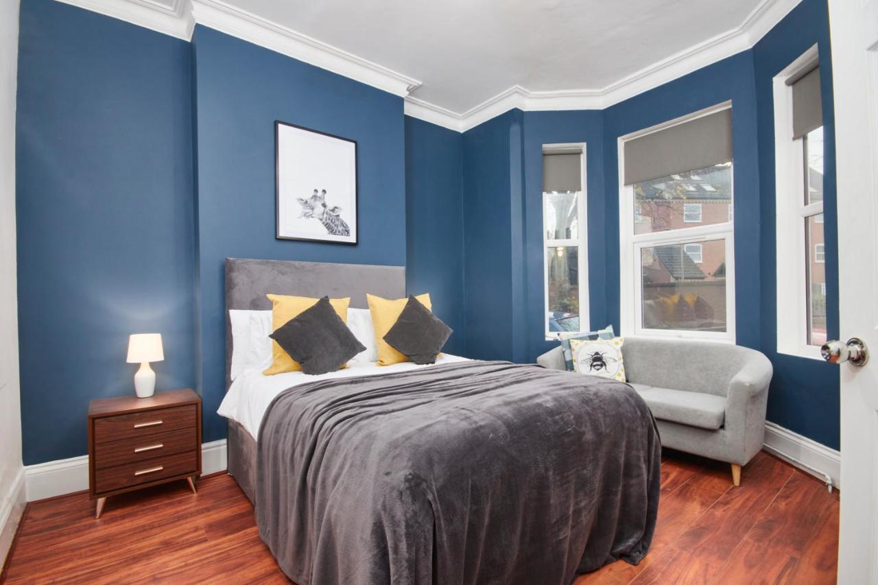 5 Bed House In Leamington Spa Perfect For Contractors With 7 Beds By Purestay - 14 Night Min! Kültér fotó