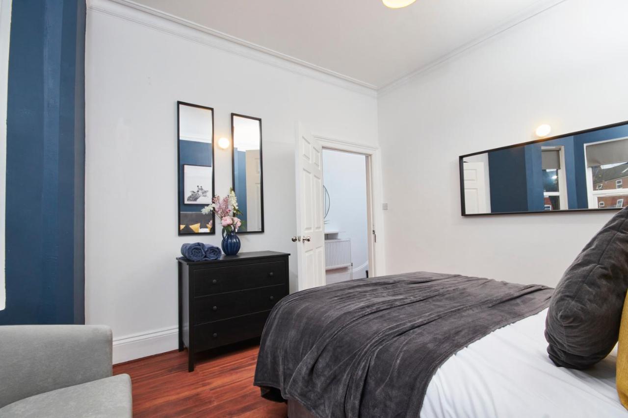 5 Bed House In Leamington Spa Perfect For Contractors With 7 Beds By Purestay - 14 Night Min! Kültér fotó
