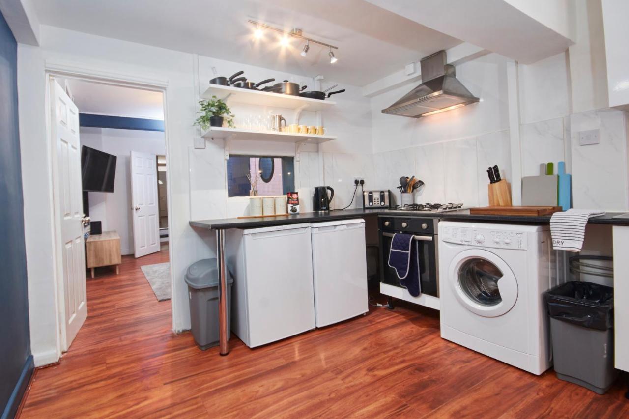 5 Bed House In Leamington Spa Perfect For Contractors With 7 Beds By Purestay - 14 Night Min! Kültér fotó