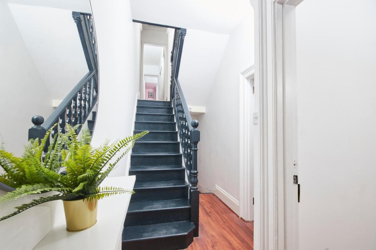 5 Bed House In Leamington Spa Perfect For Contractors With 7 Beds By Purestay - 14 Night Min! Kültér fotó