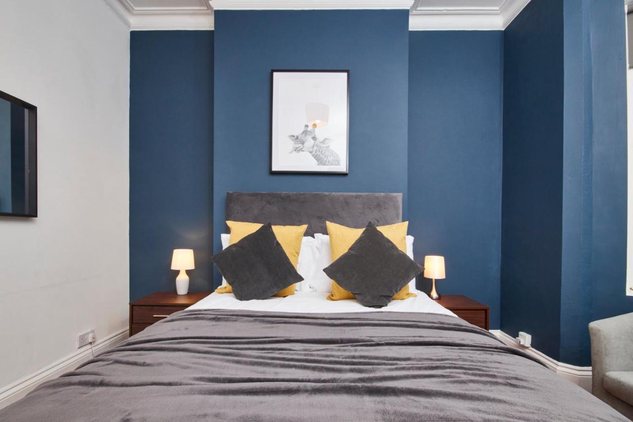 5 Bed House In Leamington Spa Perfect For Contractors With 7 Beds By Purestay - 14 Night Min! Kültér fotó