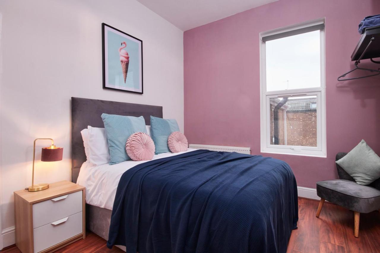 5 Bed House In Leamington Spa Perfect For Contractors With 7 Beds By Purestay - 14 Night Min! Kültér fotó