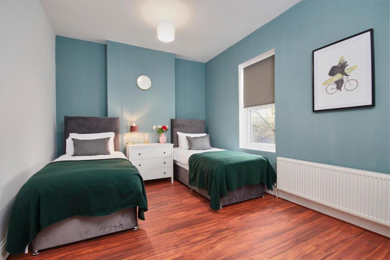 5 Bed House In Leamington Spa Perfect For Contractors With 7 Beds By Purestay - 14 Night Min! Kültér fotó