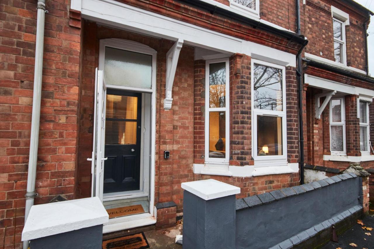 5 Bed House In Leamington Spa Perfect For Contractors With 7 Beds By Purestay - 14 Night Min! Kültér fotó