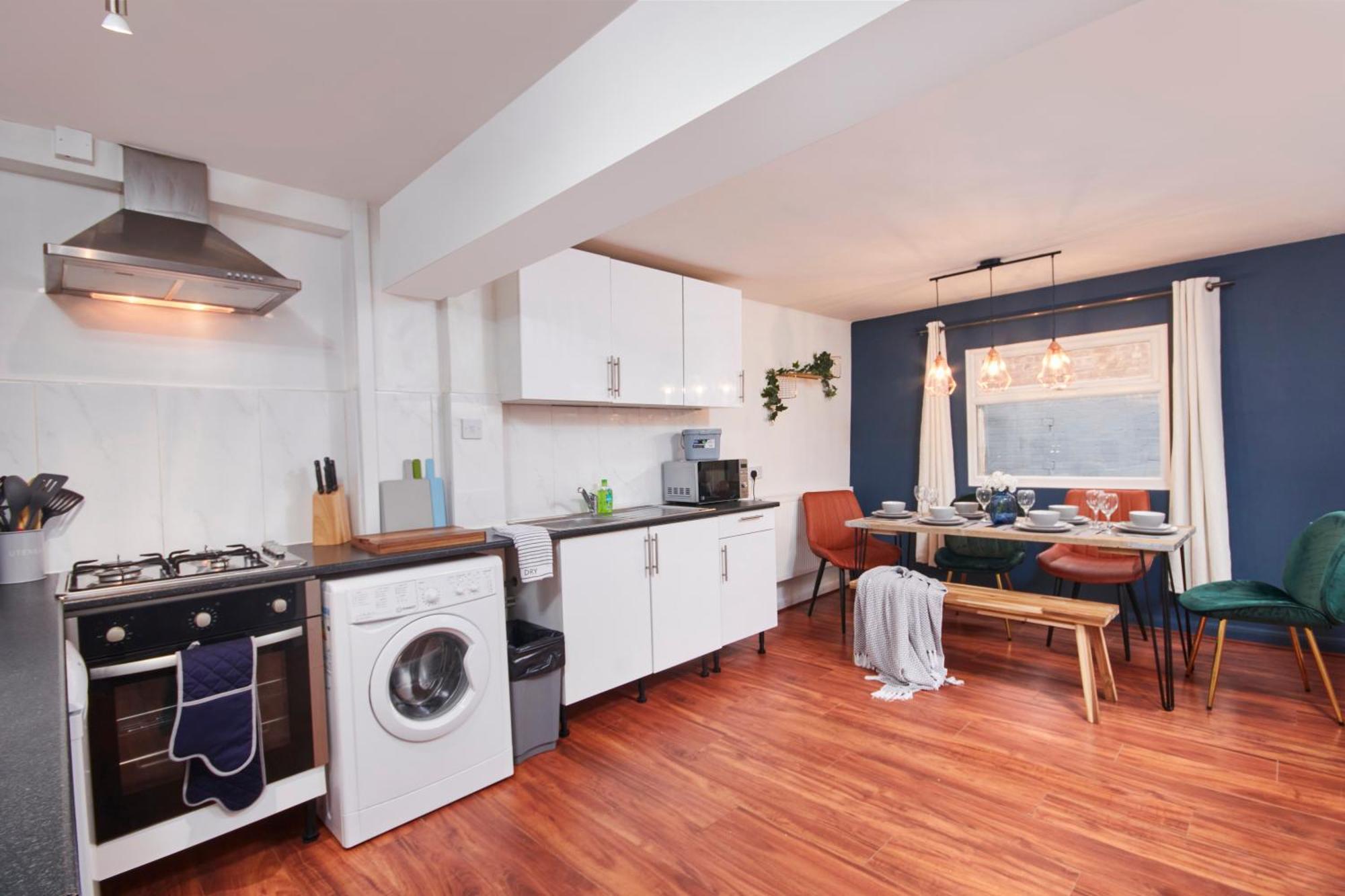 5 Bed House In Leamington Spa Perfect For Contractors With 7 Beds By Purestay - 14 Night Min! Kültér fotó