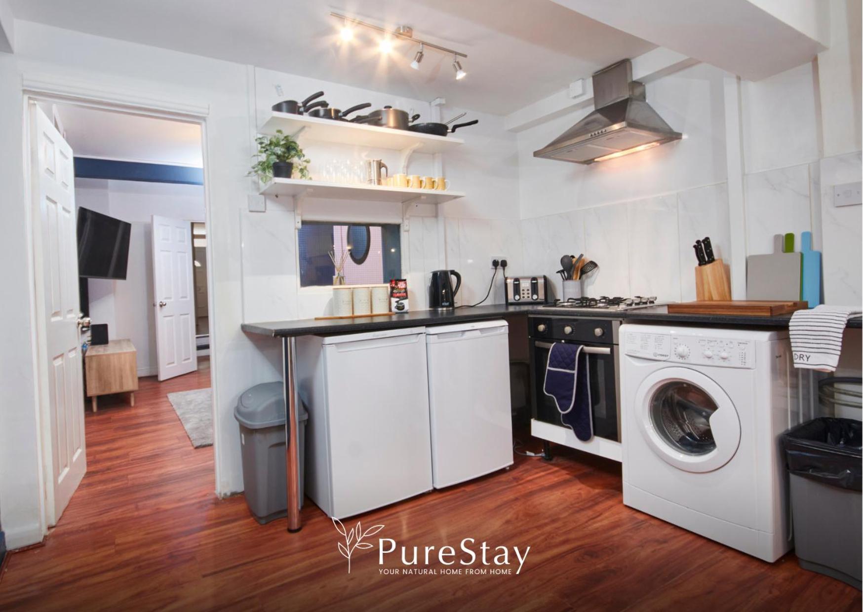 5 Bed House In Leamington Spa Perfect For Contractors With 7 Beds By Purestay - 14 Night Min! Kültér fotó
